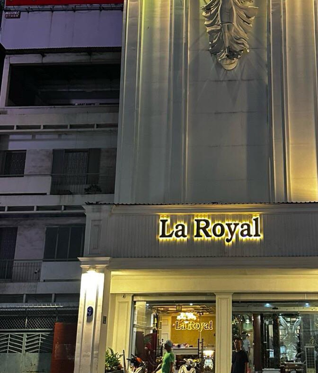 LA ROYAL KTV 胡志明第三郡门店外观