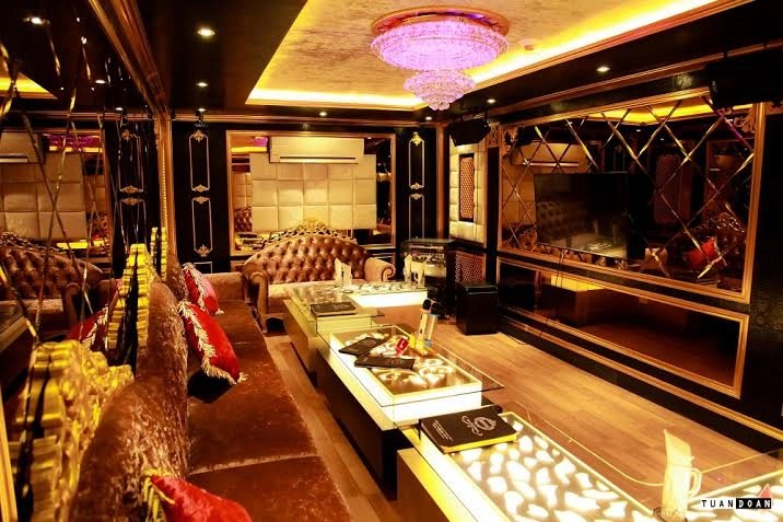 LA ROYAL KTV 金色雕花包厢